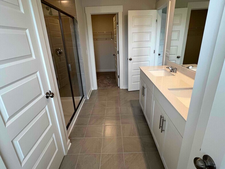 Building Photo - 145 Rising Ln