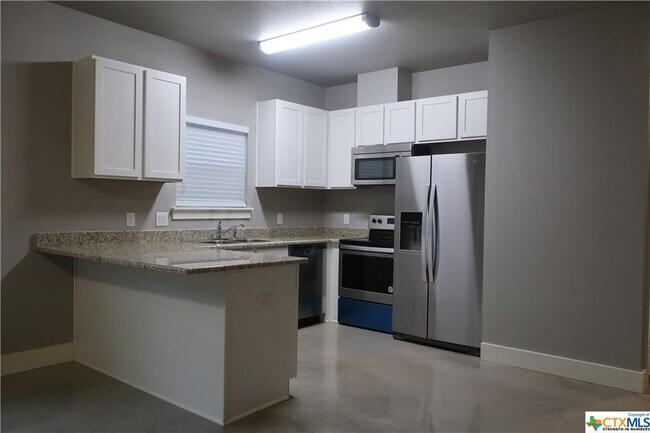 Building Photo - 1007 Mission Dr