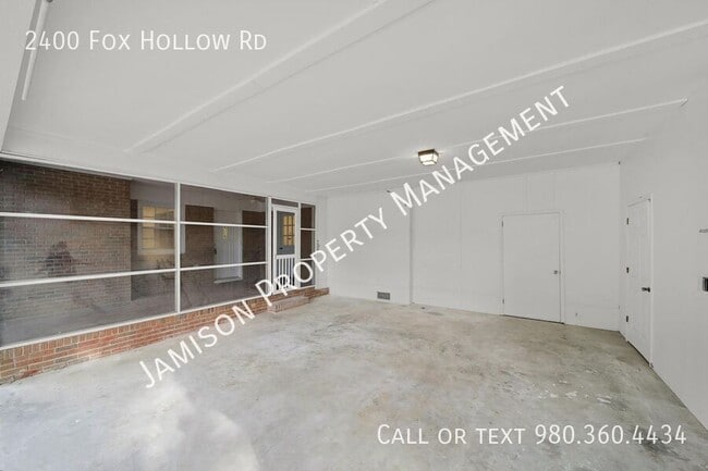 Building Photo - 2400 Fox Hollow Rd