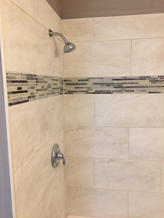 Tiled Shower - 1921 Goodwill St