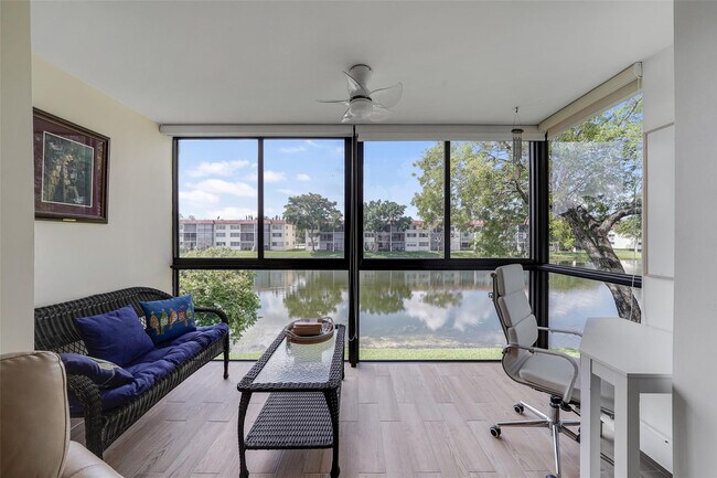 Building Photo - 361 S Hollybrook Dr