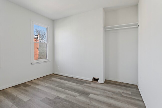 Building Photo - 2350 N Opal St