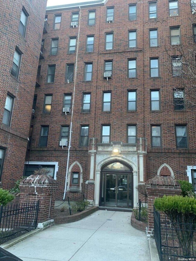 Primary Photo - 36-20 168th St