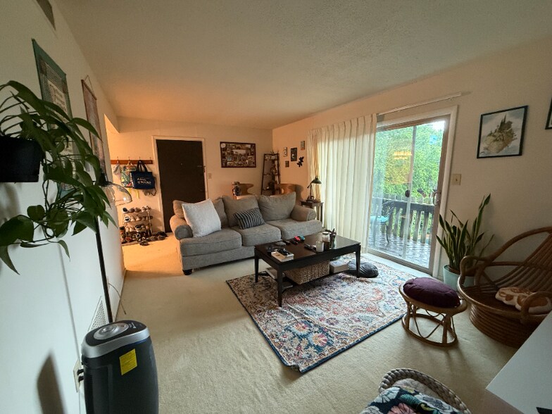 Primary Photo - 104 Clinkscales Rd