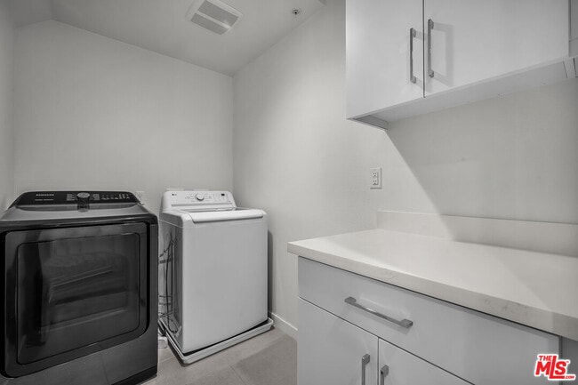 Building Photo - 5605 E Alloway Ct