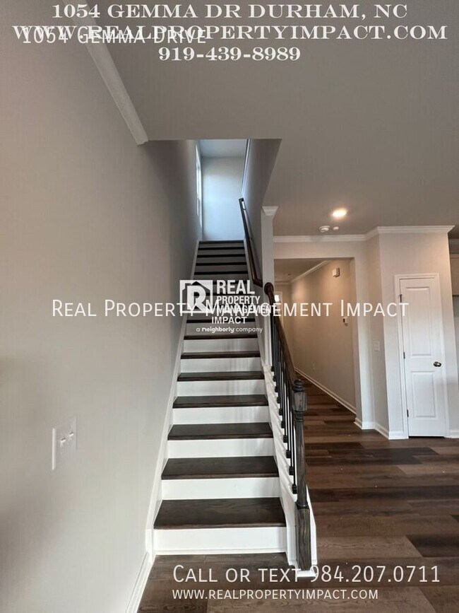 Building Photo - 1054 Gemma Dr