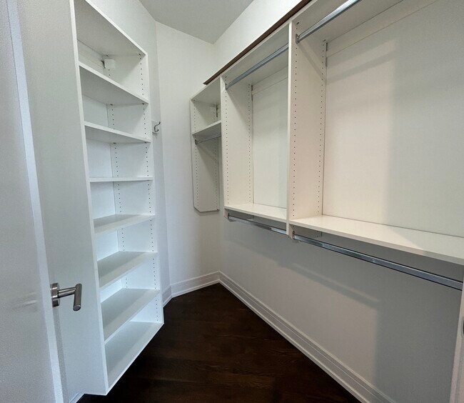 Building Photo - 2303 W Wilcox St