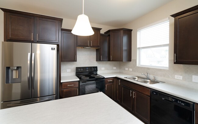 Building Photo - Available Early June! Gorgeous 3 BED 2.5 B...
