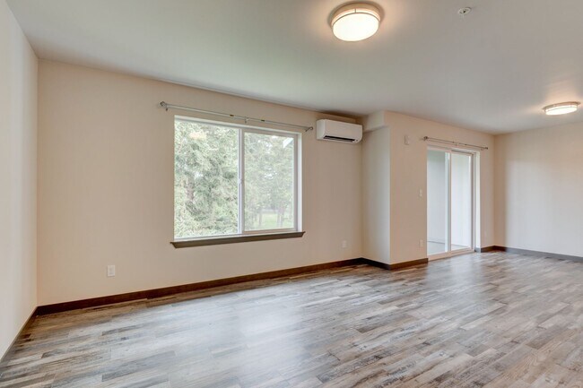 Building Photo - 2 bed 2 Bath Condo in Summerwind Community