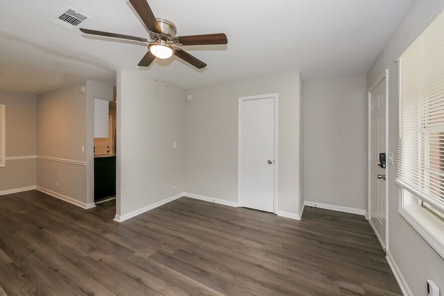 Building Photo - 5631 Mill Branch Rd