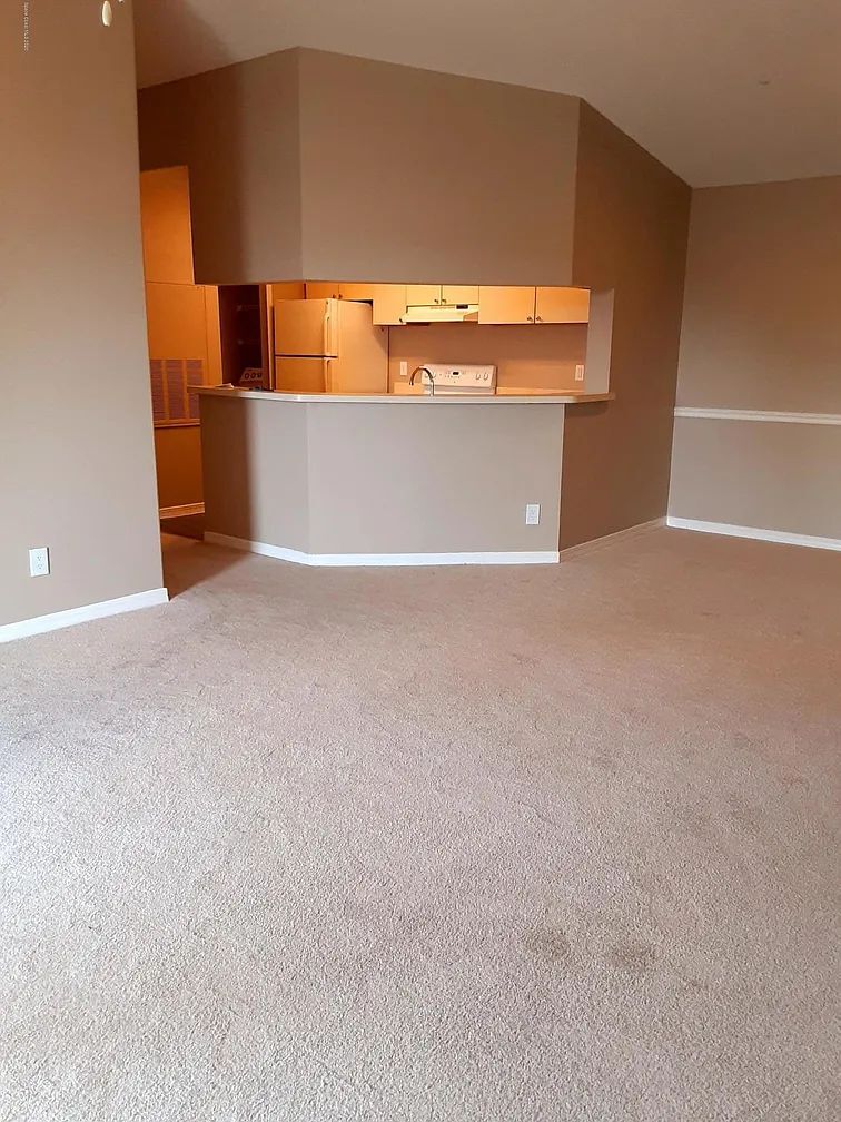 Building Photo - 7667 N Wickham Rd