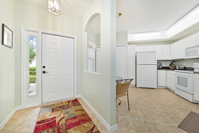 Building Photo - ***FULLY FURNISHED - 2/2 condo with LAKE V...