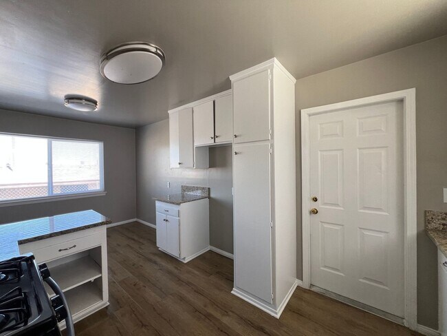 Building Photo - Beautifully Remodeled Home