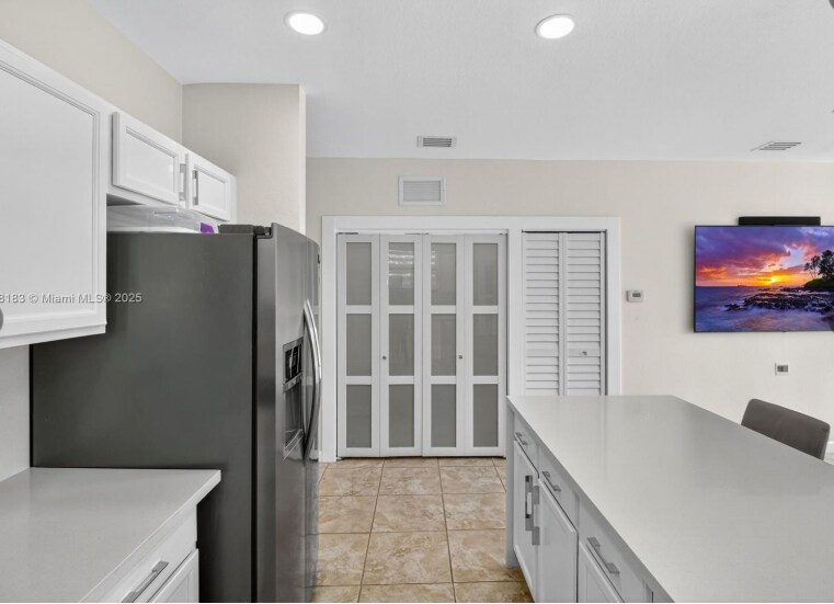 Building Photo - 3616 SE 2nd Dr