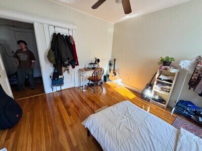 Building Photo - 54 Queensberry St