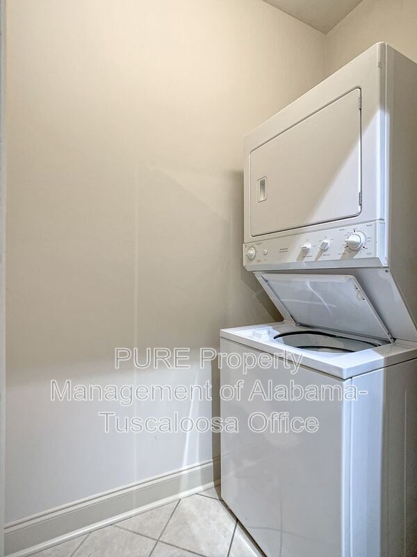 Building Photo - 1510 9th St