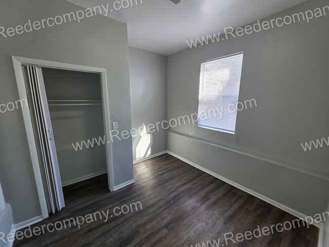 Building Photo - 3 bedroom 1 bathroom house in East Chicago