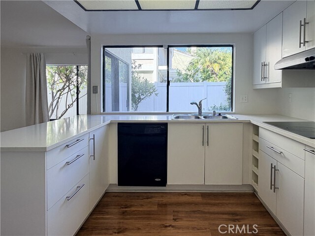 Building Photo - 4881 Royce Rd