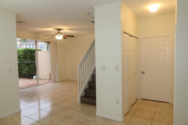 Building Photo - 185 Riverwalk Cir