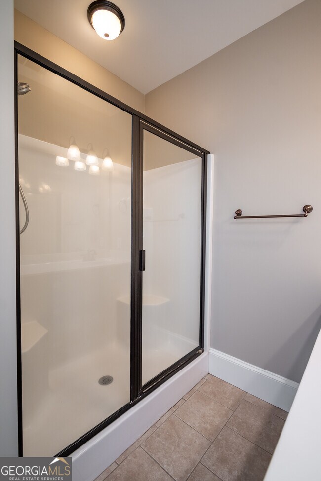 Building Photo - 83 Charter Oak Dr