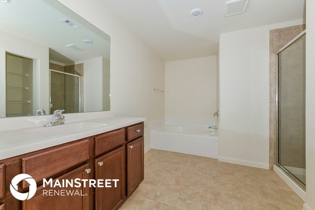 Building Photo - 26251 Bosch Dr