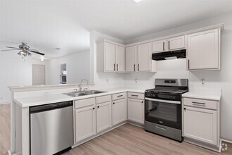Building Photo - 16225 Hamilton Point Cir