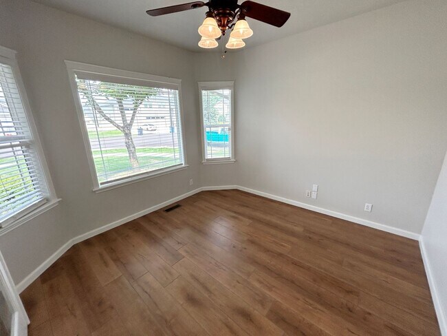 Building Photo - Spacious Saddlebrook Home with Bonus Room, Office & No Rear Neighbors