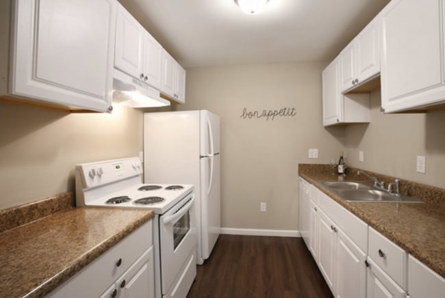 Building Photo - Beautiful Apartments under New Management at Hidden Pines