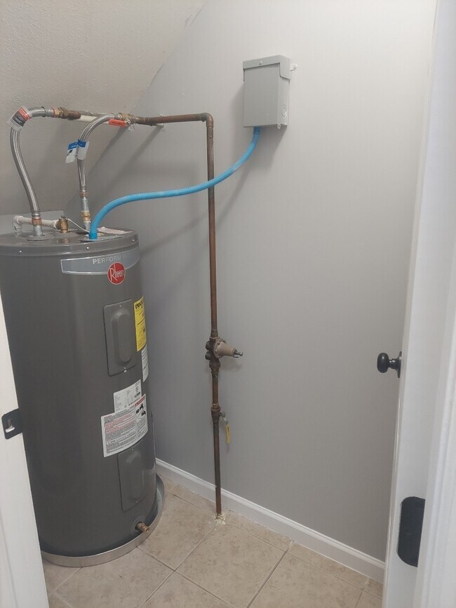 Hot Water Heater - 1438 Vance Rd