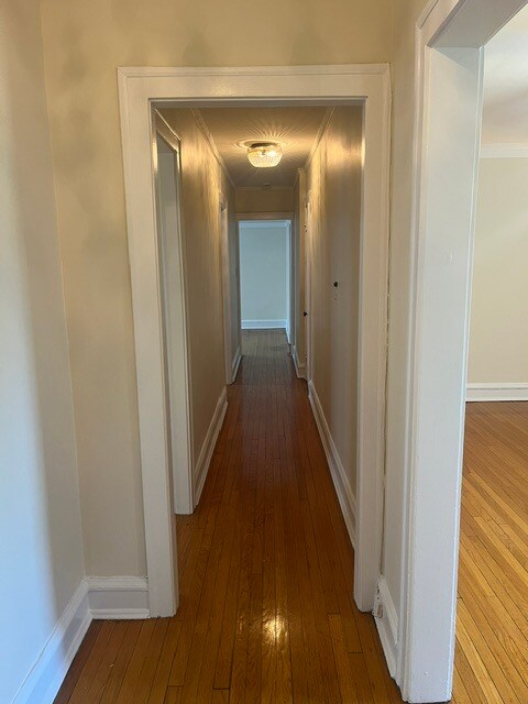 Building Photo - 720A Hinman-2N - R-1