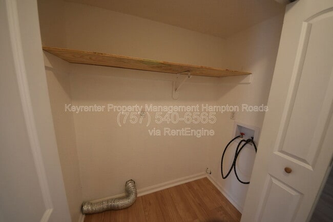 Building Photo - 701 Nottaway Dr