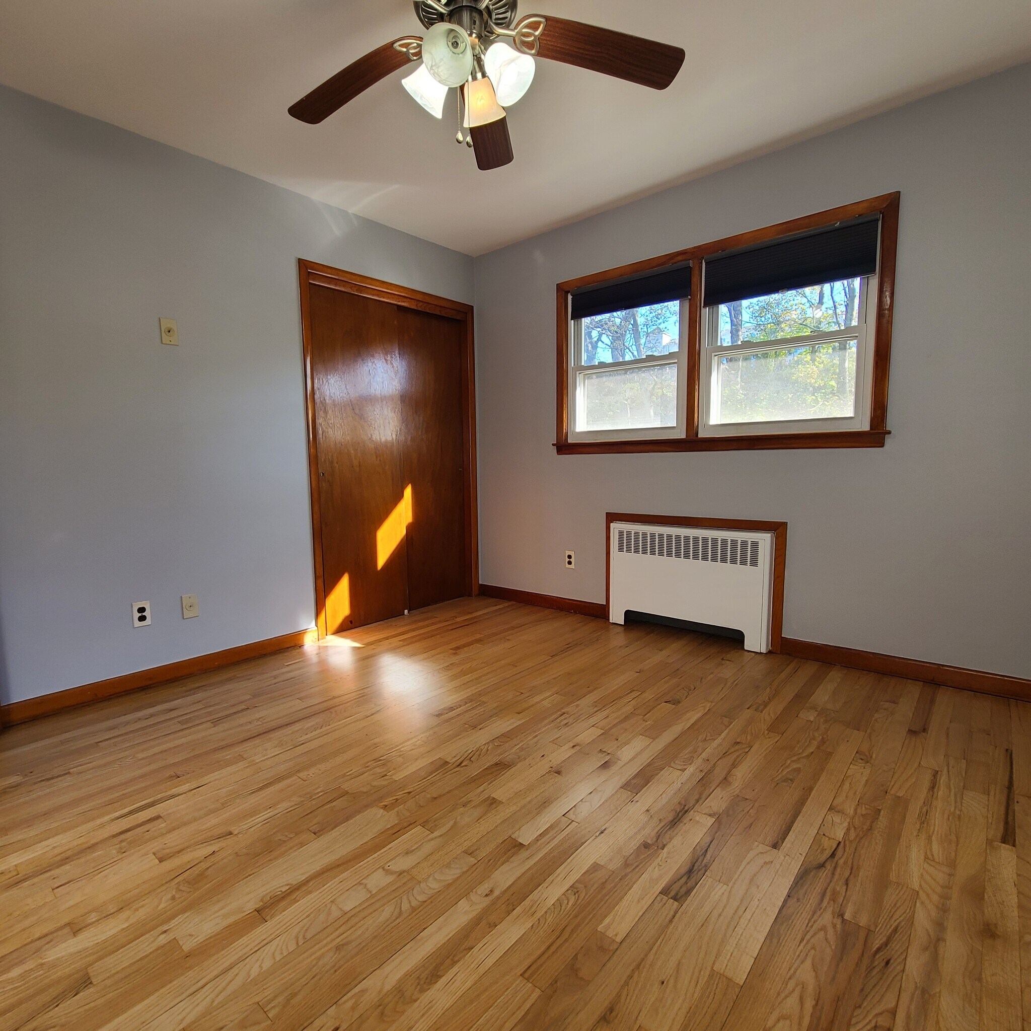 Building Photo - 5204 Meadowview Ave