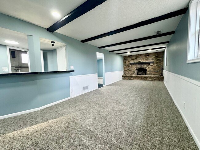 Building Photo - Remodeled 3 bed, 2 bath Millard home