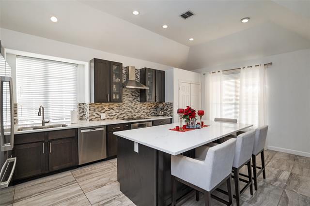 Building Photo - 1403 Greenbriar Dr
