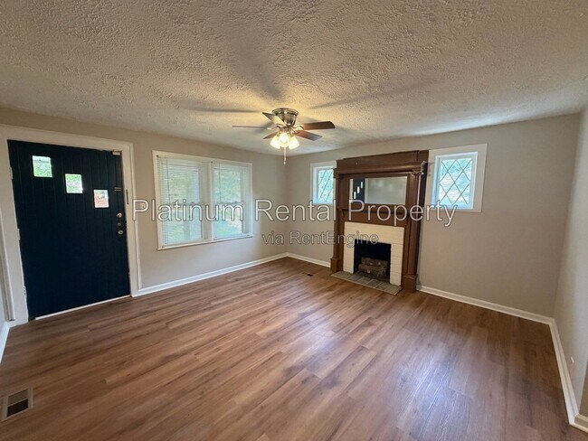 Building Photo - 3224 Forrest Hills Dr SW