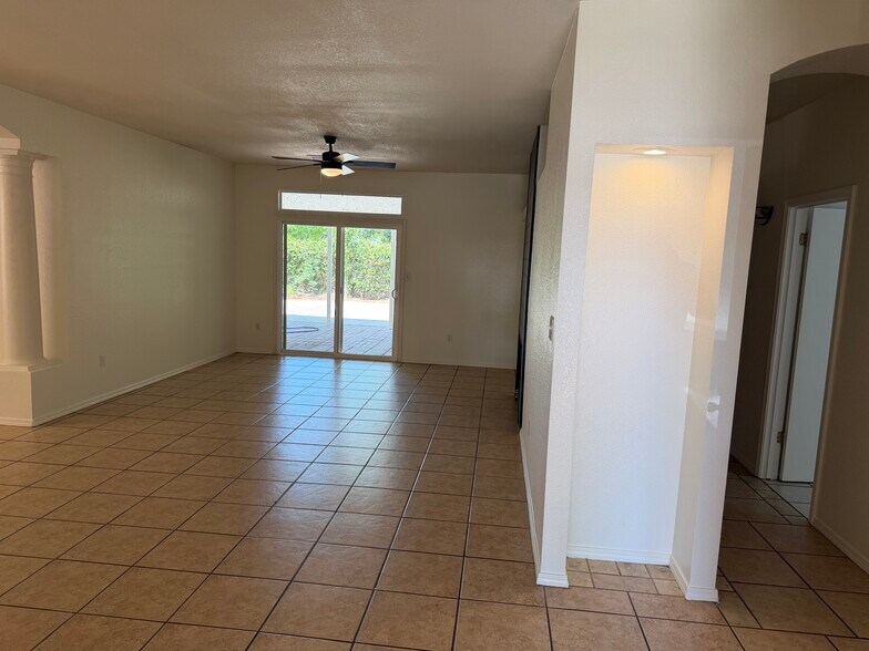 Building Photo - 10808 Tivoli Ct