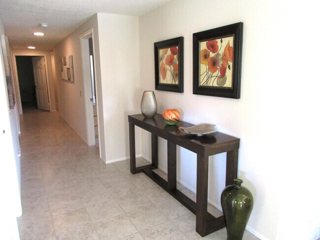 Building Photo - 85 Conejo Cir