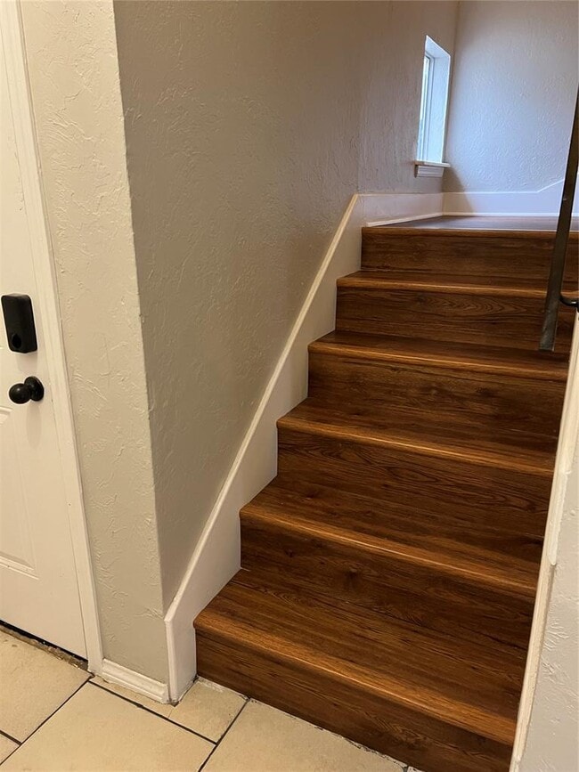 Building Photo - 6804 Lancer Ln