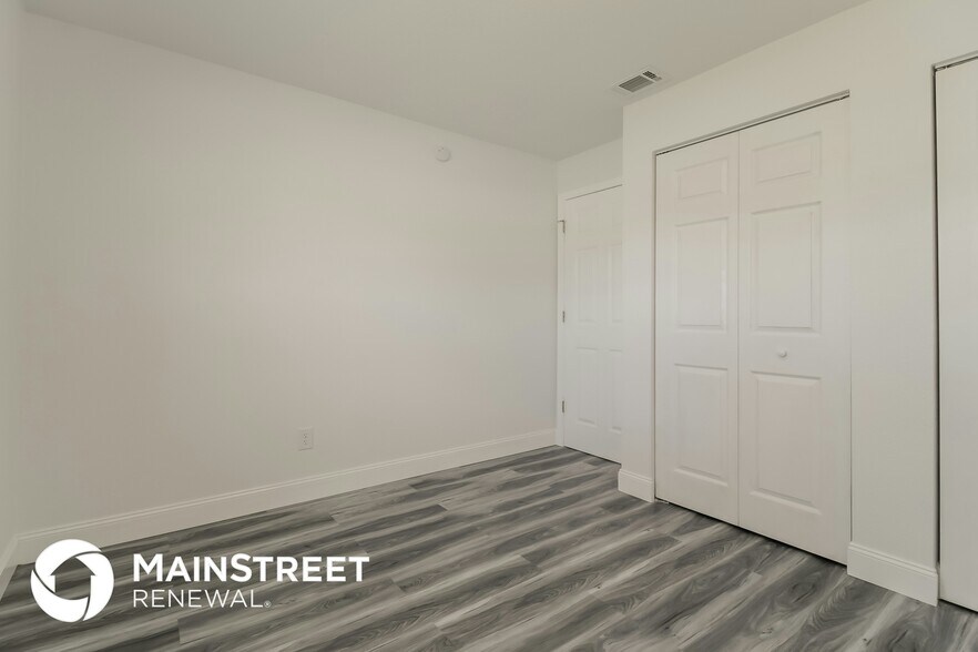 Building Photo - 4745 Greenhill St