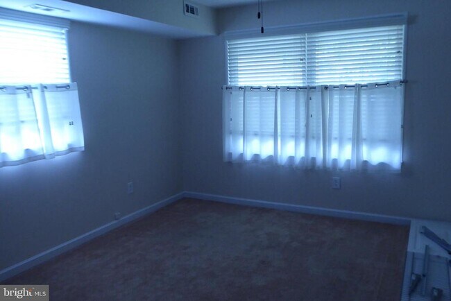 Building Photo - 3328 Johns Ct