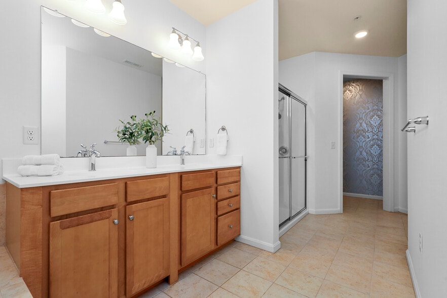double sink - 13 Morgan Dr