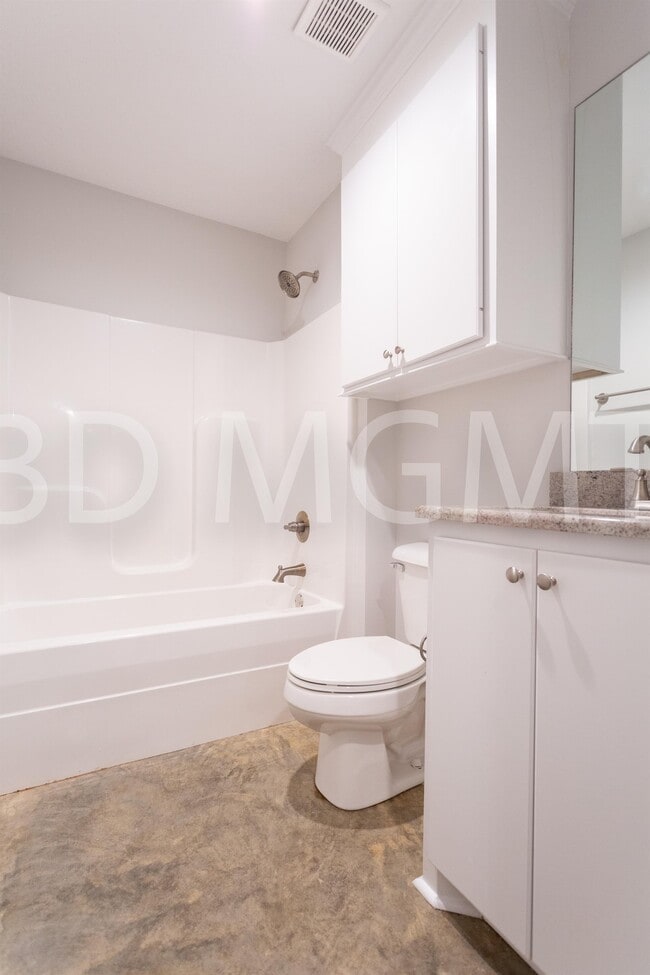 Building Photo - 105 Wedgewood Cr