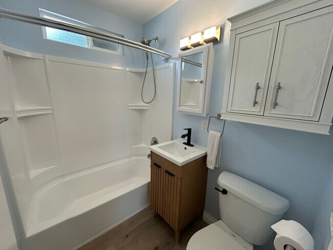 Building Photo - Stylish Remodel Near Beach & Downtown