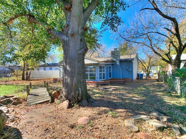 Building Photo - 816 S Santa Fe Dr