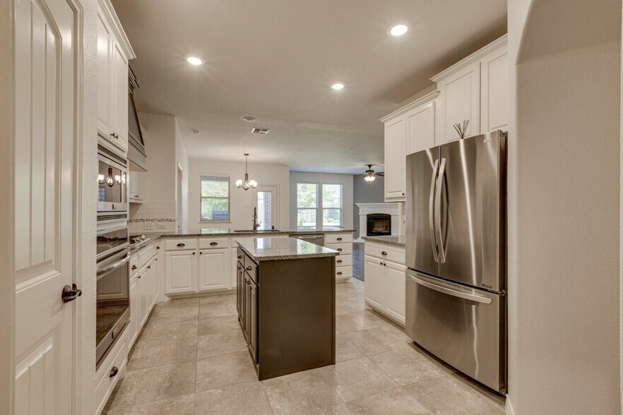 Building Photo - 3022 Maverick Dr