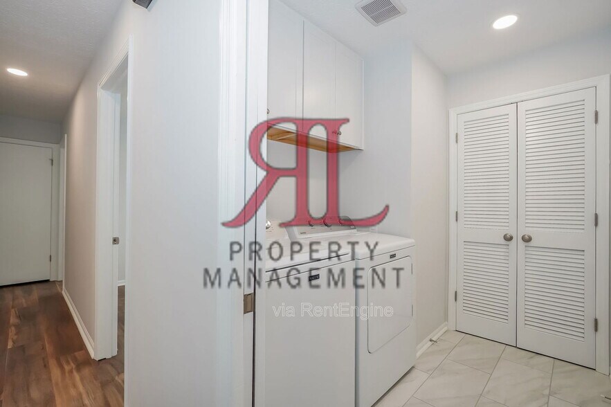 Building Photo - 1871 Drew Ave