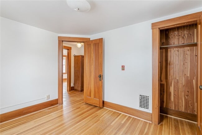 Building Photo - 176 Merwin Ave