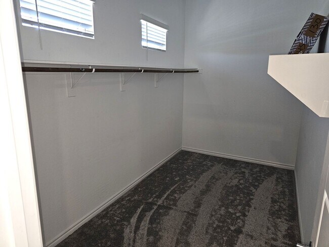 Building Photo - Summerlin West Community!!