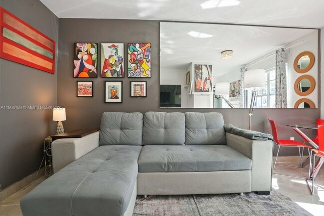 Building Photo - 605 Euclid Ave