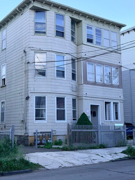 Building Photo - 313 Bunnell St